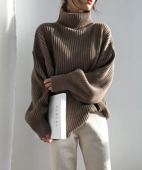 ボリューム袖タートルネックフォルムニット